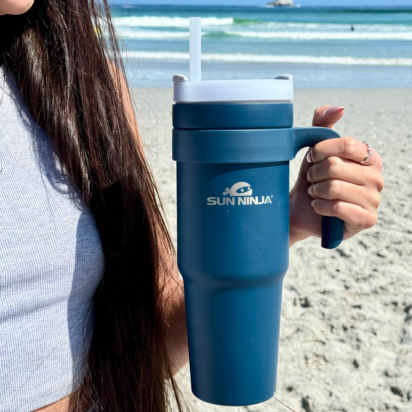 40-oz-travel-mug-s7 40oz_travel_mug_navy_7.png