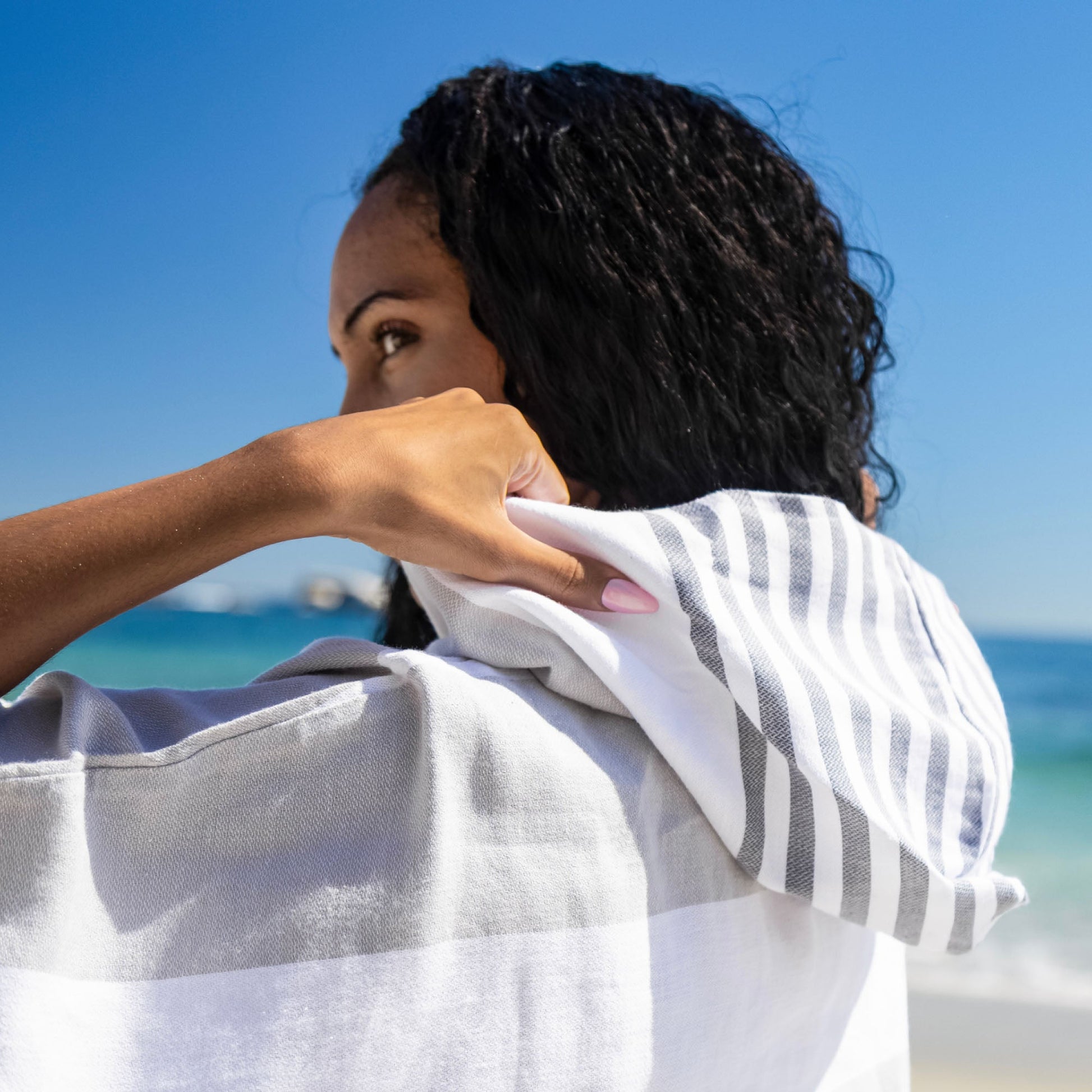 towel-poncho-s1 7_0002_Beach_Poncho_7.jpg