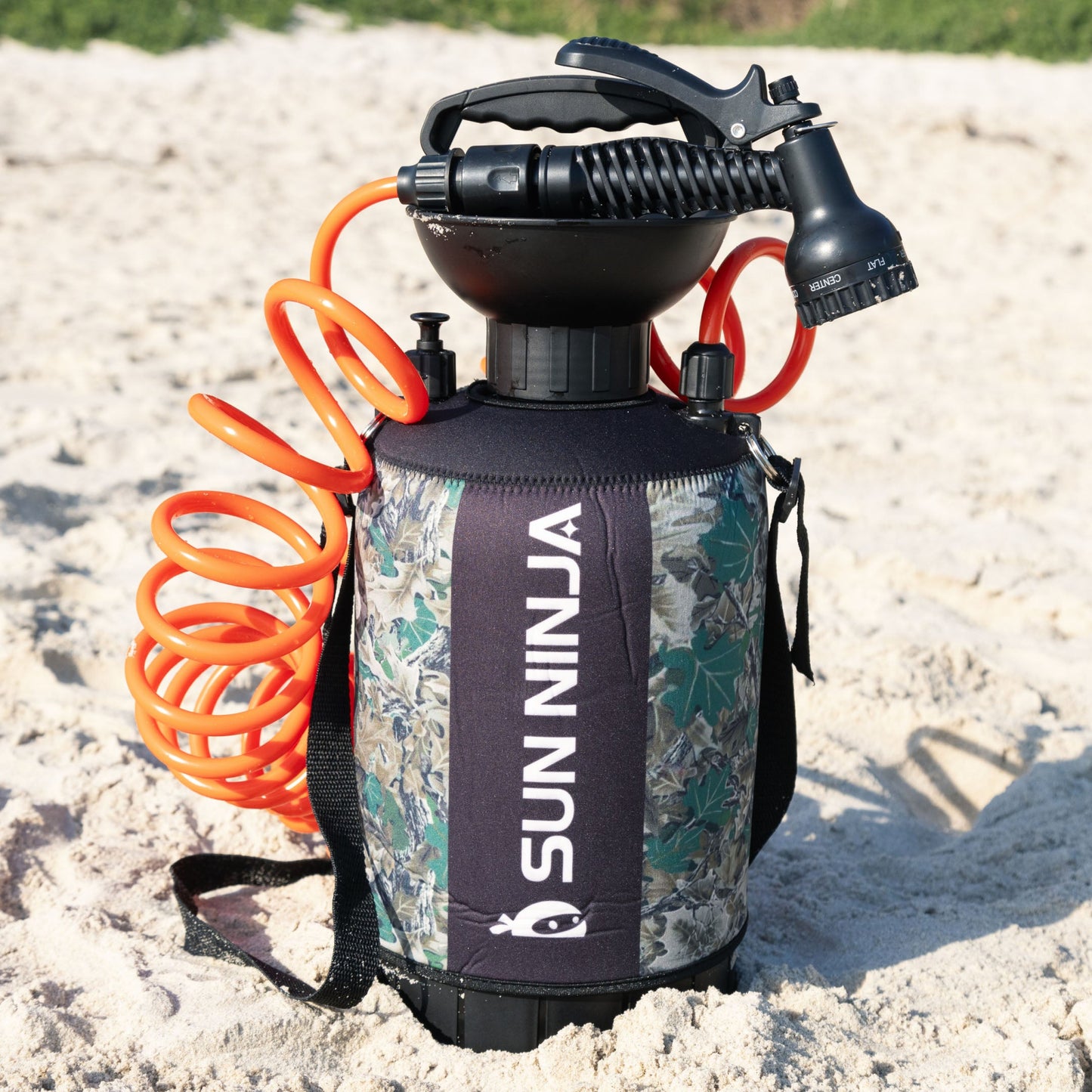 portable-shower-1-3-gallon-z4 8_0009_Portable_shower_1.3gal_camo_9.jpg