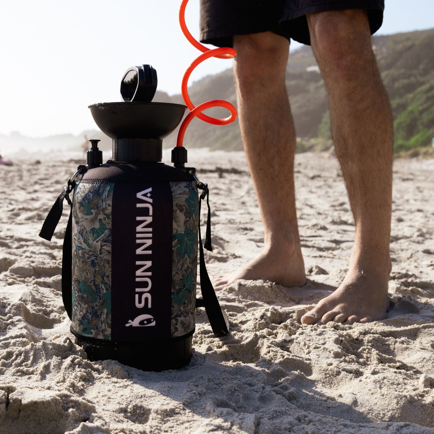 portable-shower-1-3-gallon-z4 8_0011_Portable_shower_1.3gal_camo_7.jpg