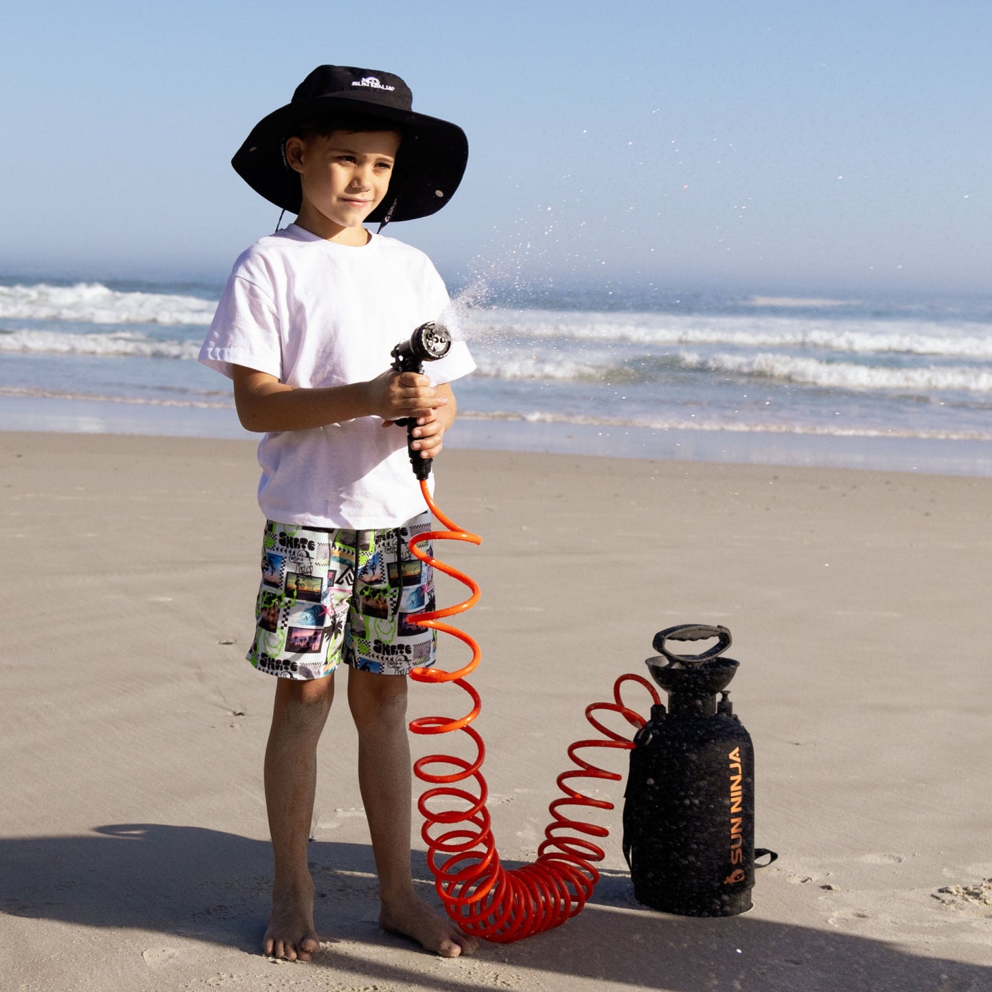 portable-shower-1-3-gallon-z4 8_0017_Portable_shower_1.3gal_black_8.jpg
