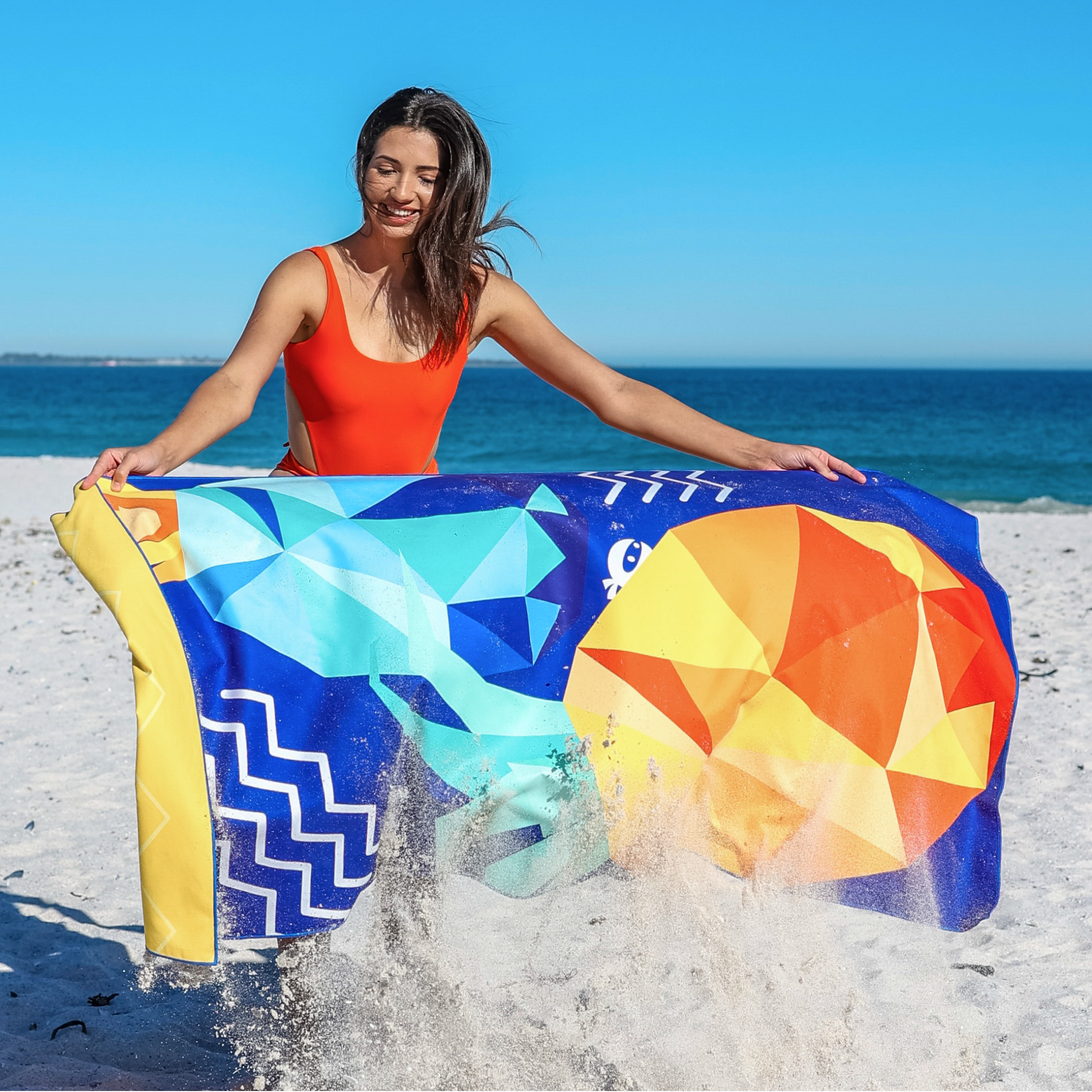 microfiber-beach-towel-p6 Microfiber_beach_towel_pineapple_3.png