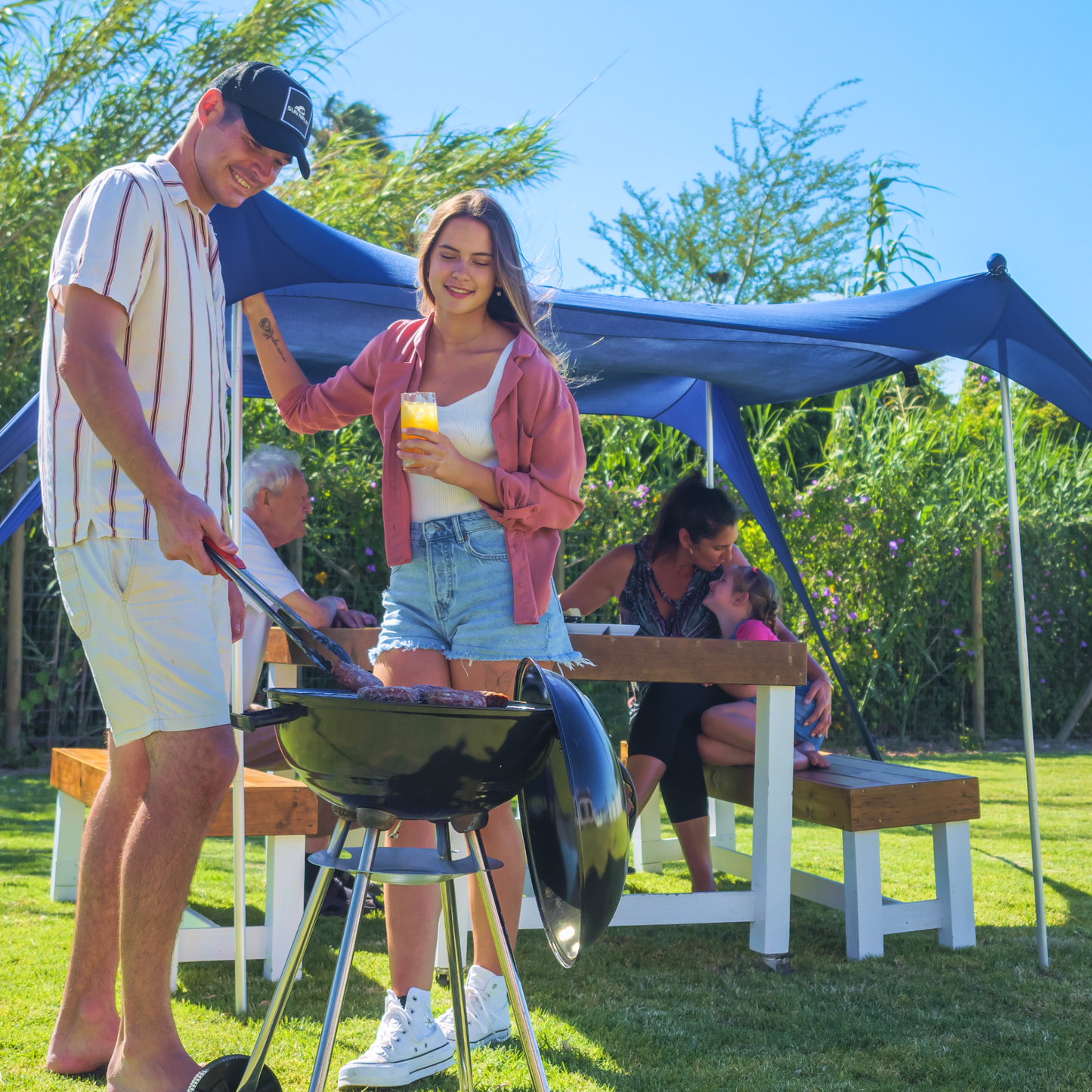 beach-tent-4-person-g8 Sun-Ninja_4_person_tent_royal-blue_7.png