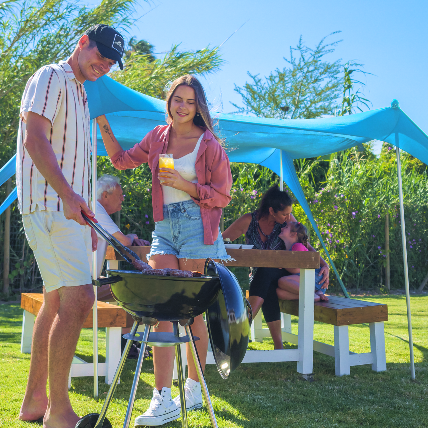 beach-tent-4-person-g8 Sun-Ninja_4_person_tent_turquoise_8.png